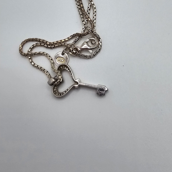 Sterling silver diamond heart key necklace - Picture 8 of 10